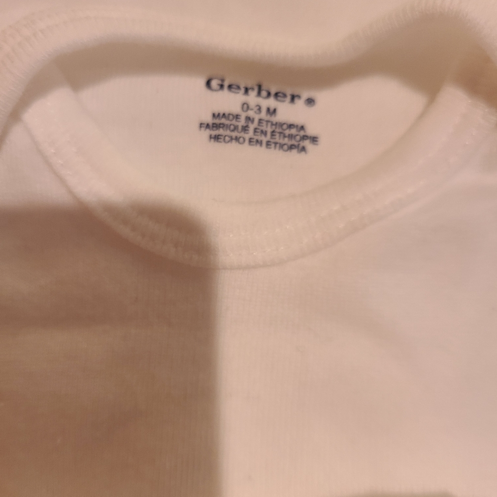 Lot of 3 Onesie - Picture 2 of 2